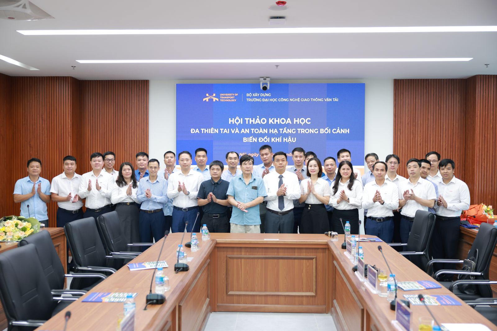 Hội thảo khoa học “Đa thiên tai và an toàn hạ tầng trong bối cảnh biến đổi khí hậu”